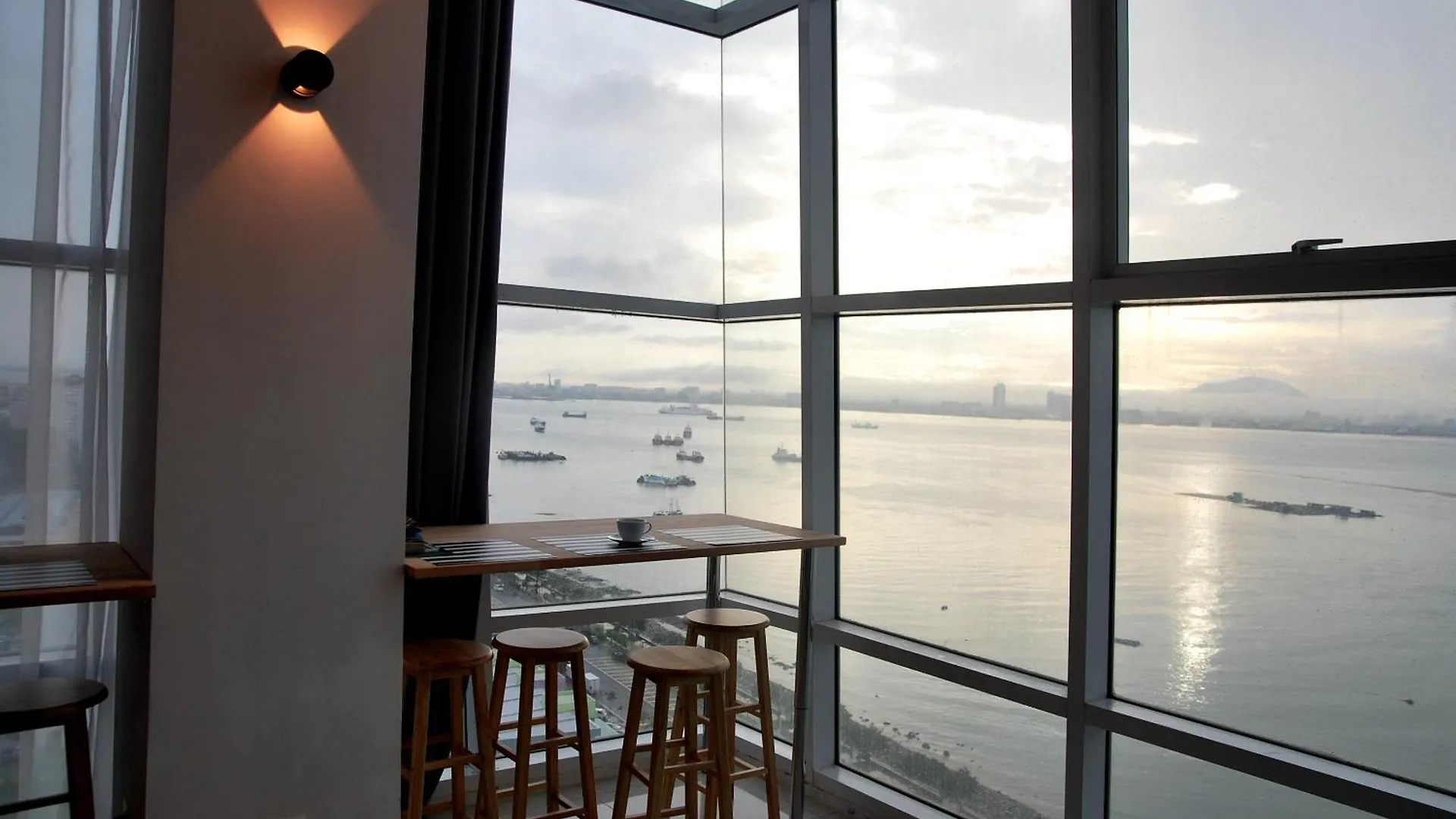 Apartment Maritime Luxury Suite Seaview Sunrise George Town Malaysia