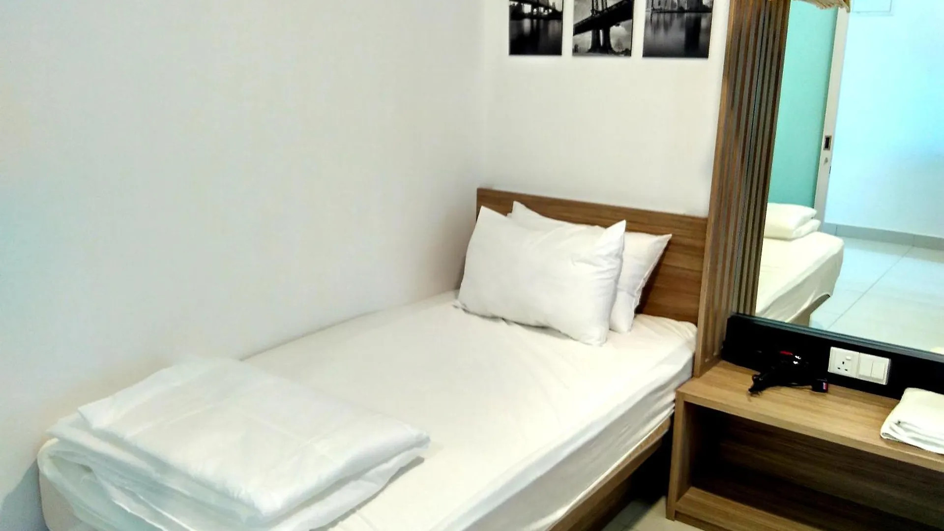 Apartment Maritime Luxury Suite Seaview Sunrise George Town Malaysia