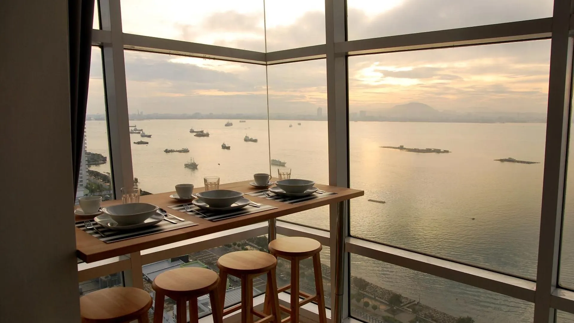 Maritime Luxury Suite Seaview Sunrise George Town Apartment