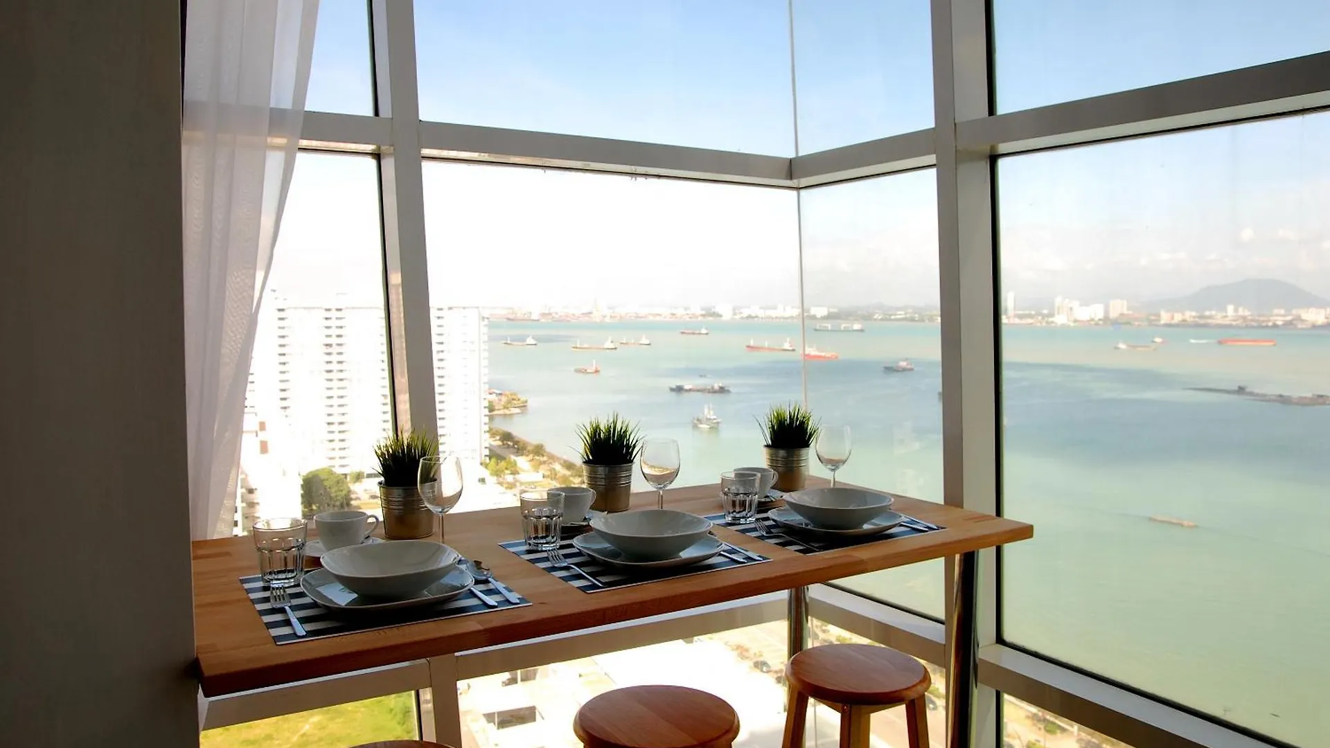 Maritime Luxury Suite Seaview Sunrise George Town
