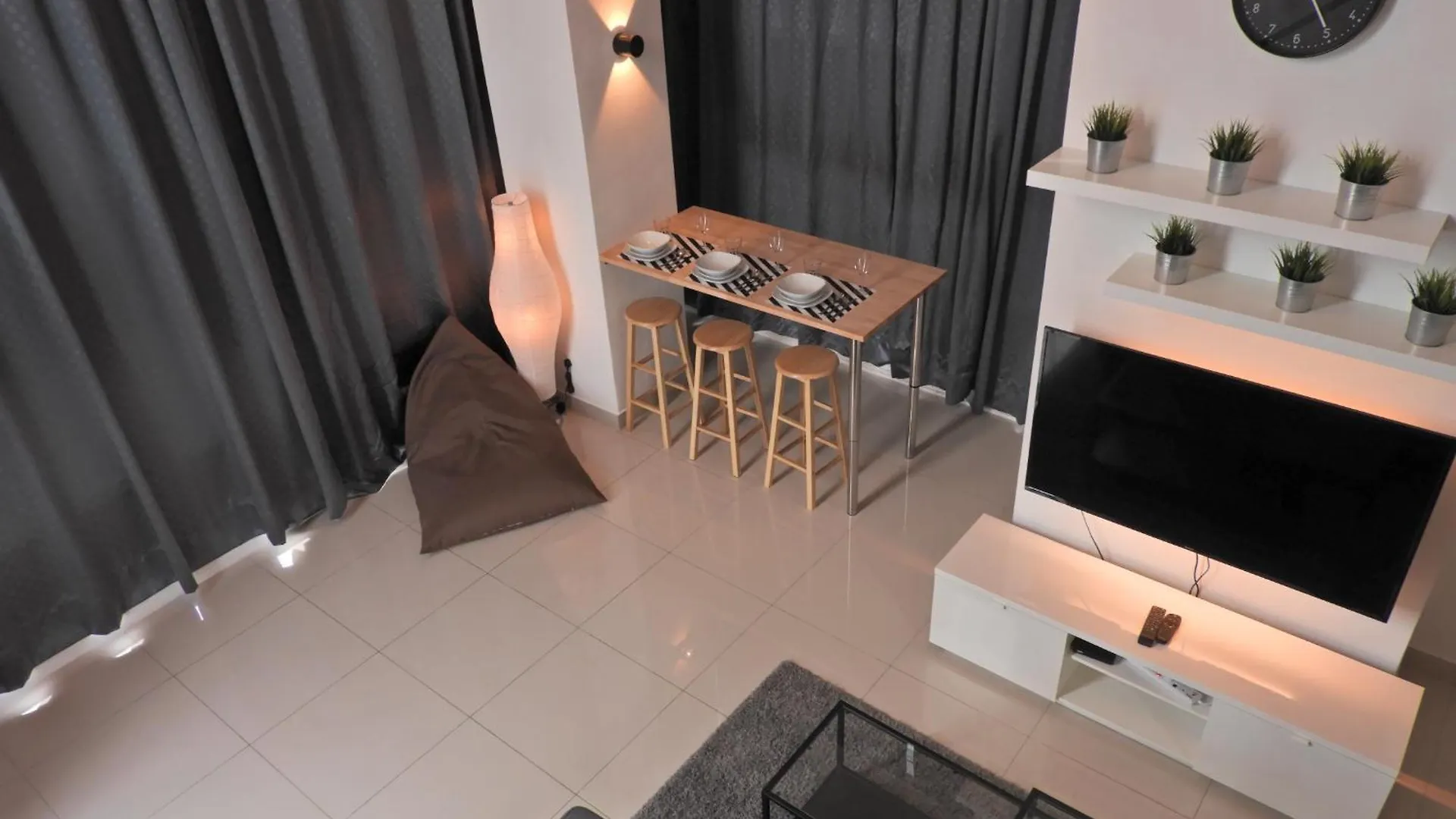 Apartment Maritime Luxury Suite Seaview Sunrise George Town