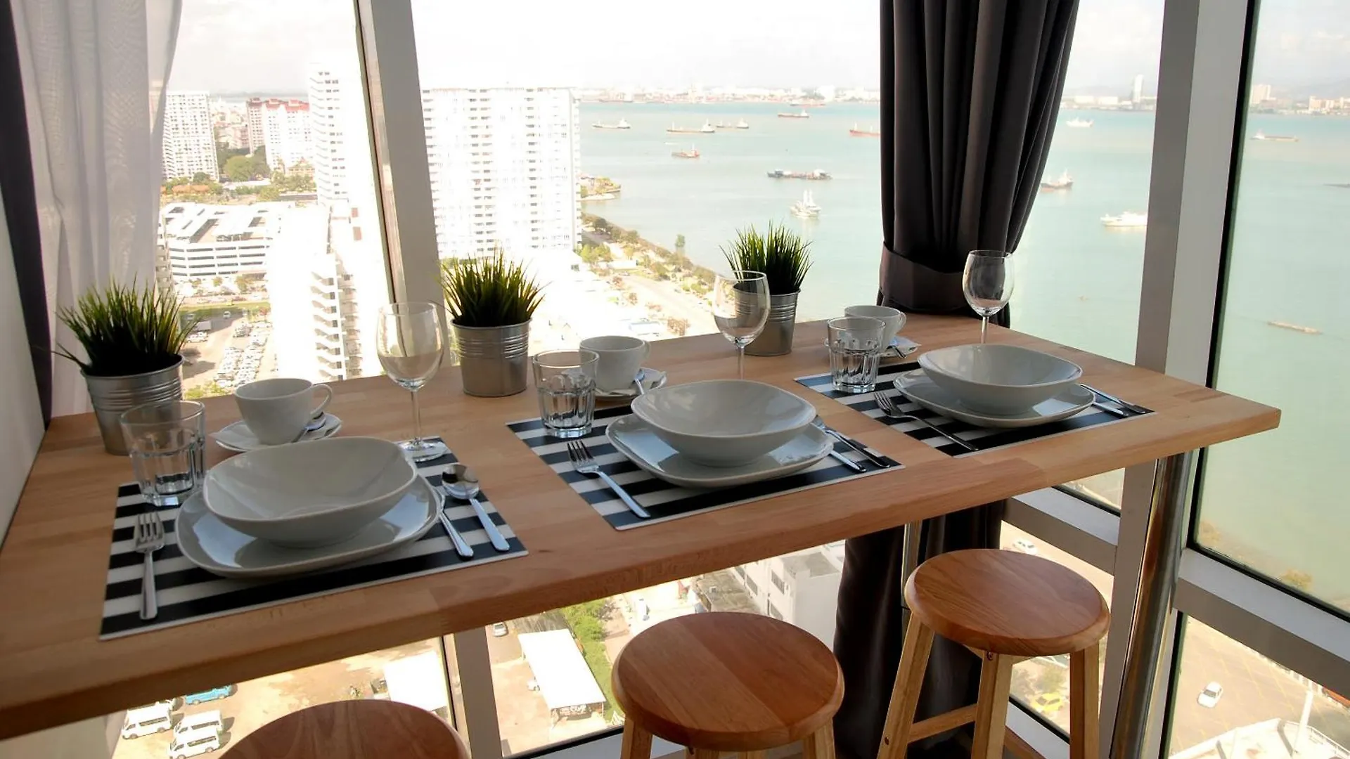Apartment Maritime Luxury Suite Seaview Sunrise George Town