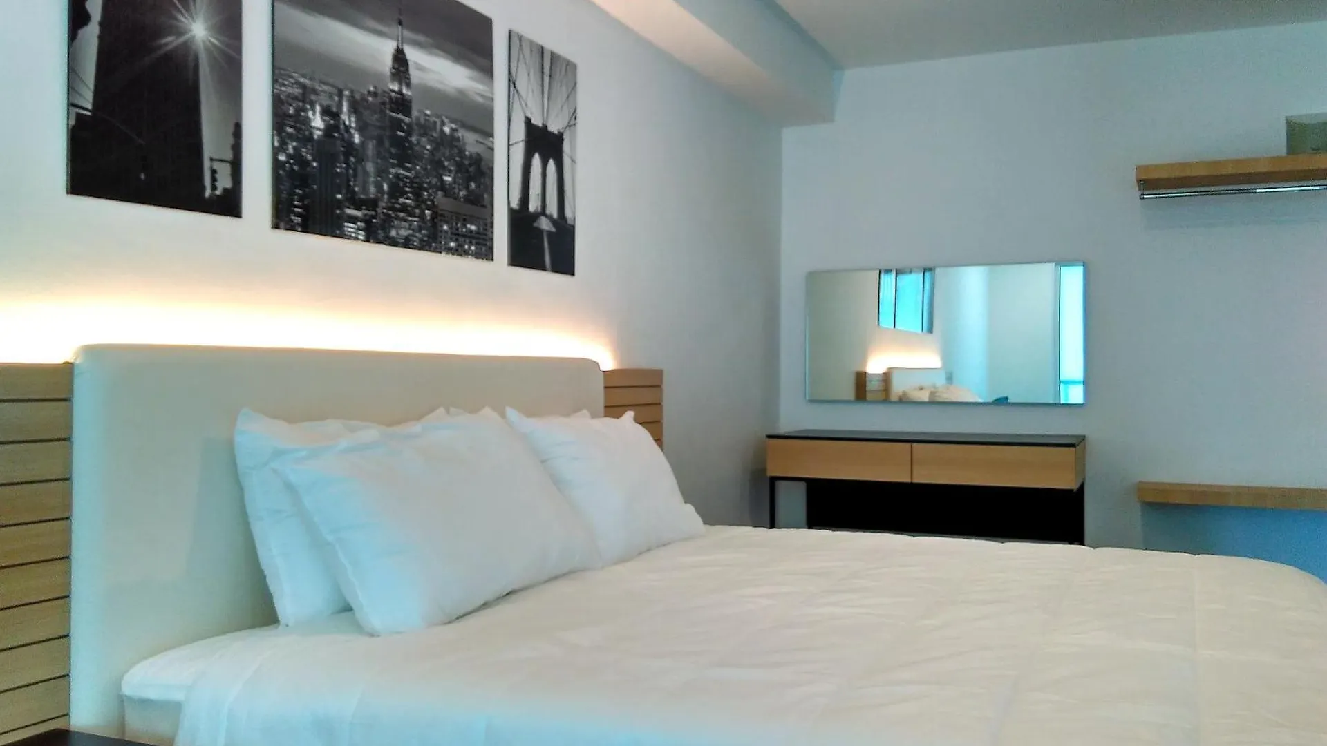 Apartment Maritime Luxury Suite Seaview Sunrise George Town