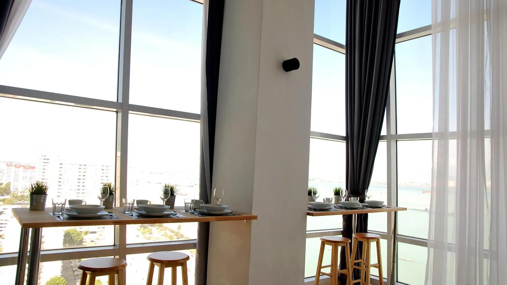 Maritime Luxury Suite Seaview Sunrise George Town