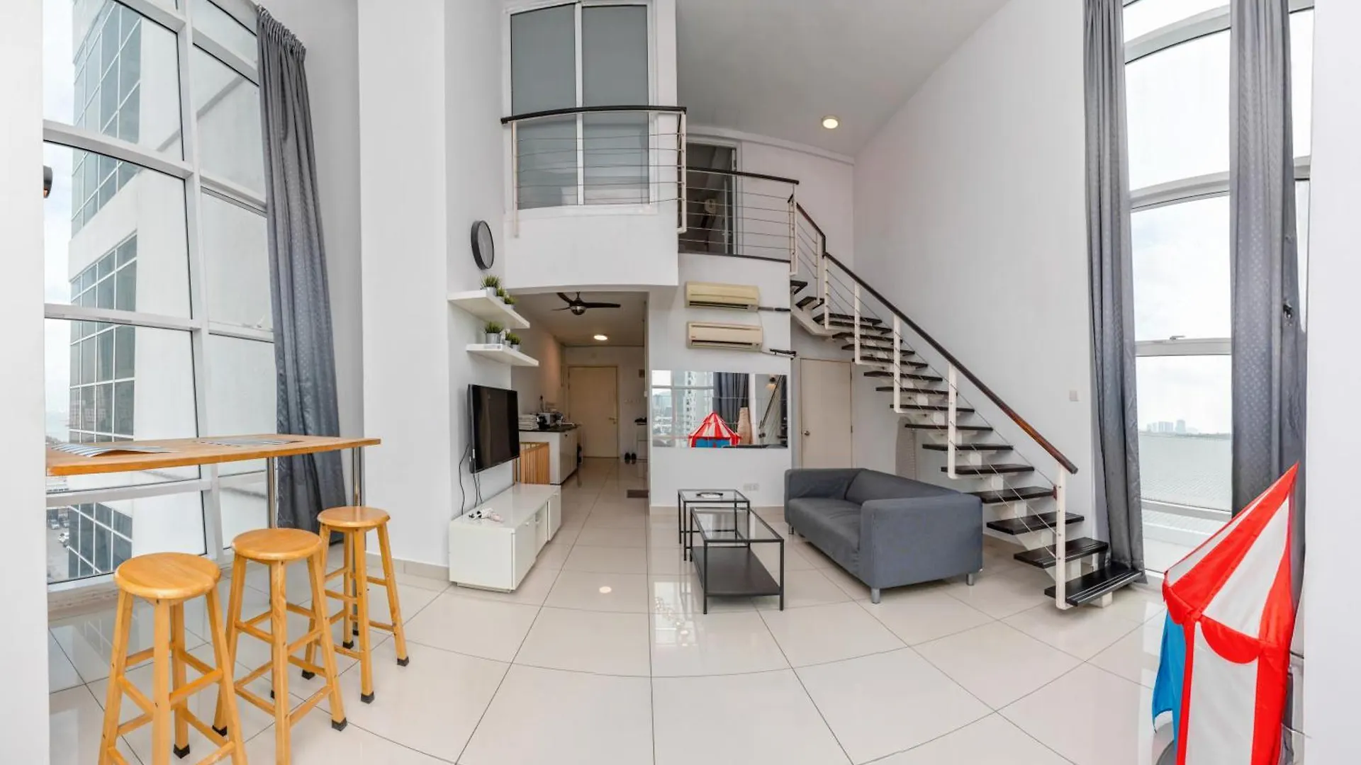 Maritime Luxury Suite Seaview Sunrise George Town